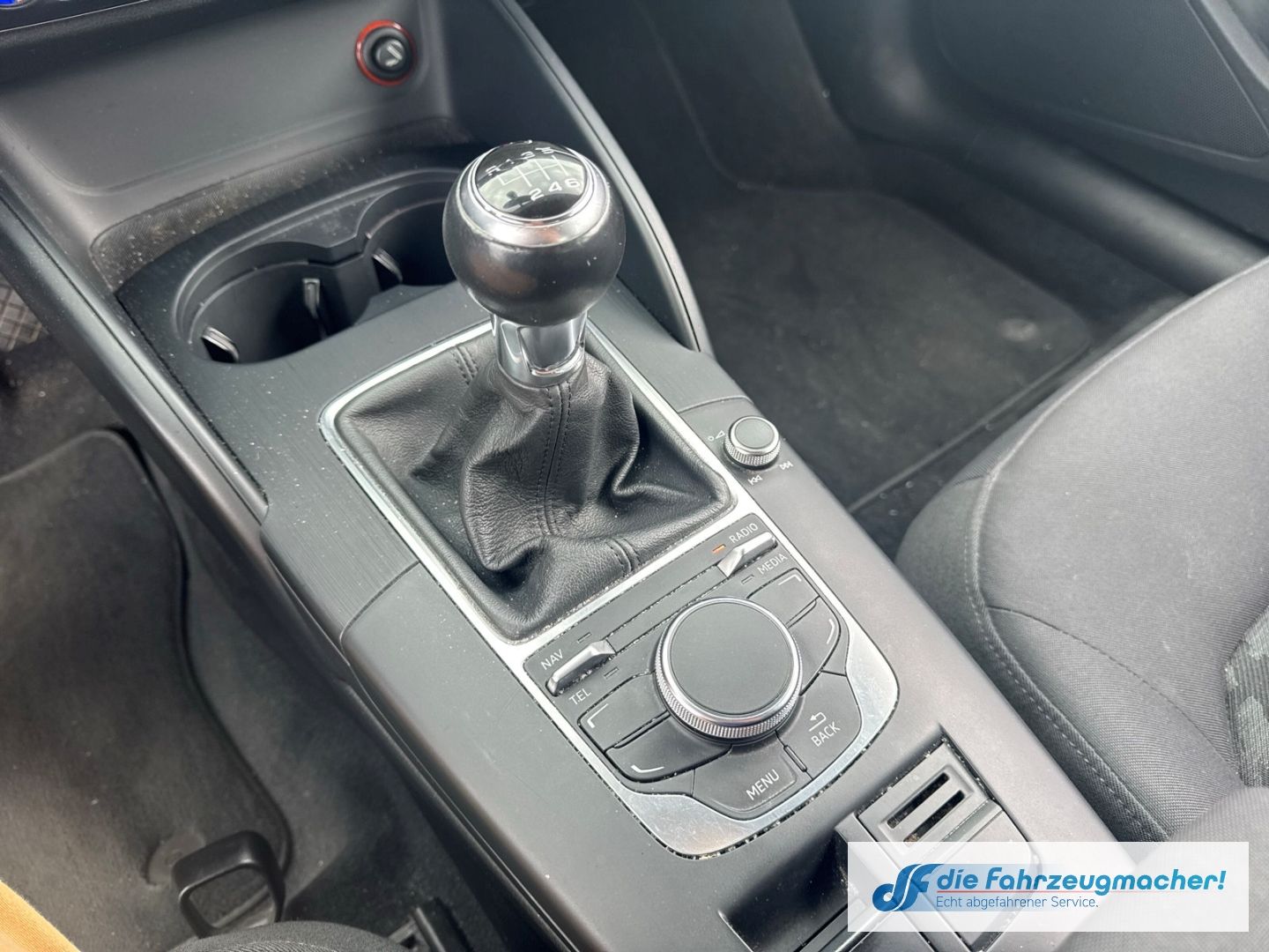 Fahrzeugabbildung Audi A3 Attraction Bi-Xenon 2-Zonen-Klimaautom *EXPOR