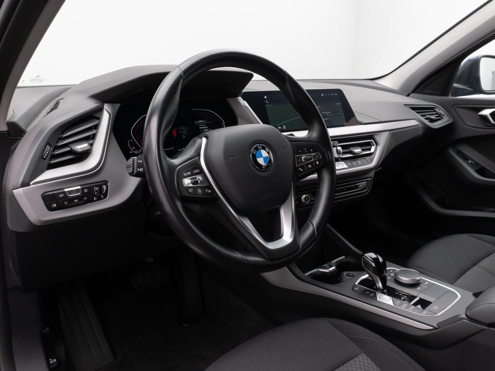 Fahrzeugabbildung BMW 118i DAB CockPitPro Geschwindigkeitsreg LED PDC