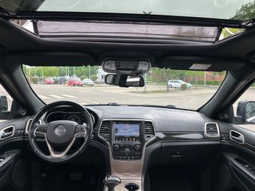 Jeep Grand Cherokee - 12