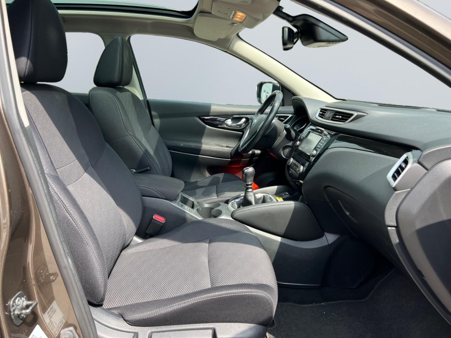 Nissan Qashqai 1.2 DIG-T N-Connecta *360°*NAVI*SHZ*PDC*