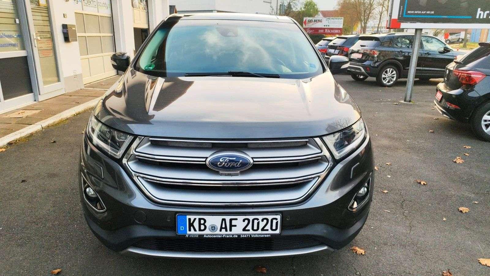 Ford Edge Titanium 4x4 +AHK+Pano+RFK+SHZ+PDC+ACC