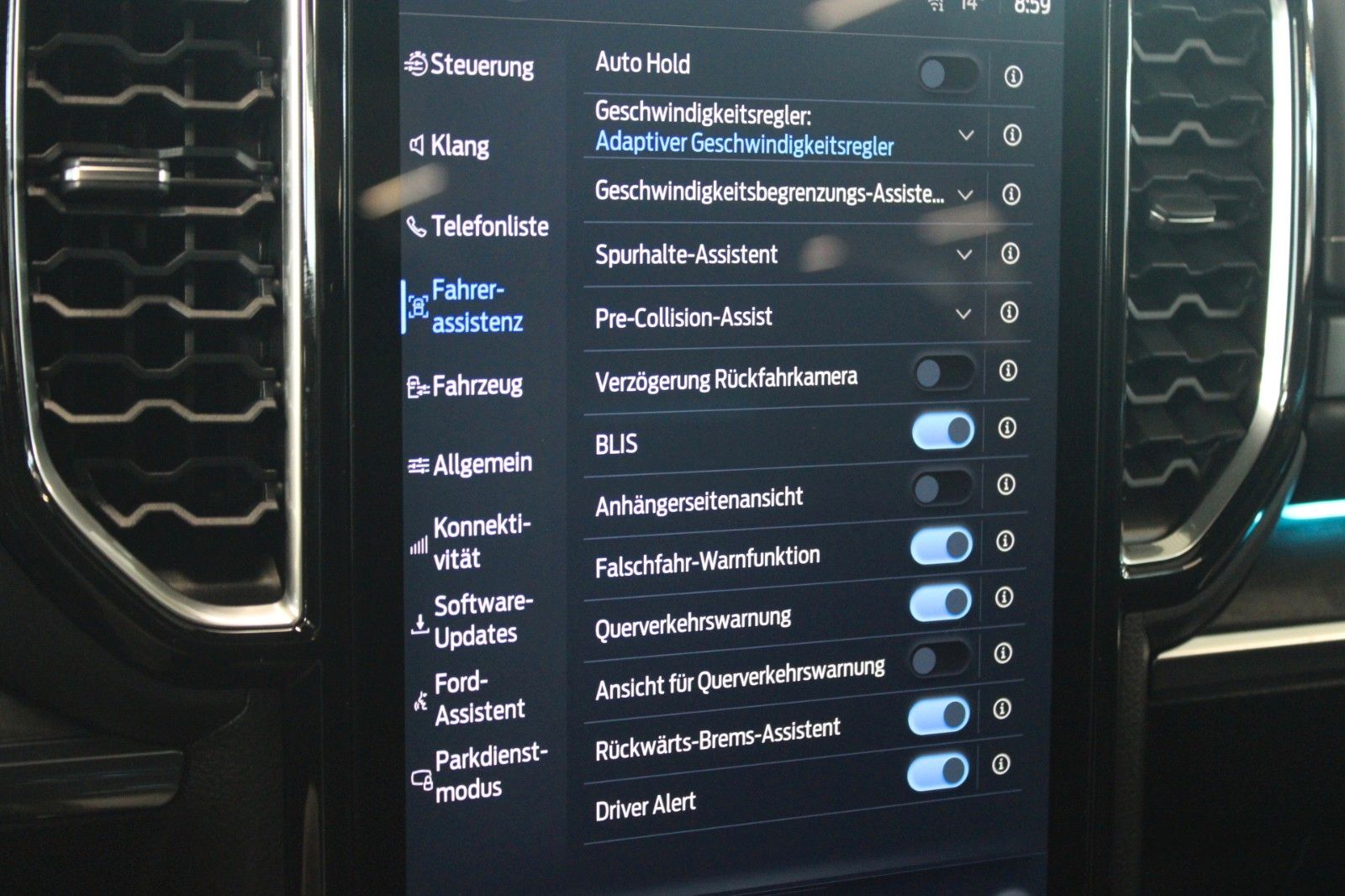 Fahrzeugabbildung Ford Ranger Platinum Automatik LEDER B&O ROLLO AHK