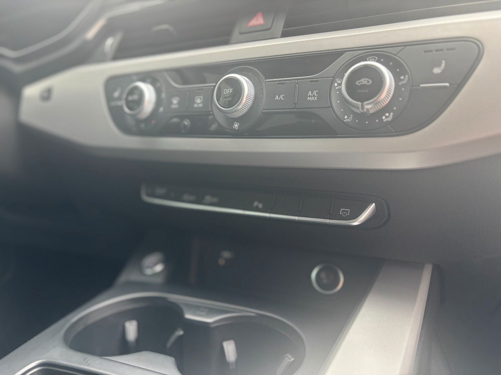 Fahrzeugabbildung Audi A4 Avant 40 TFSI quattro basis