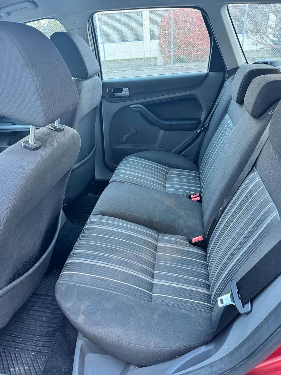 Ford Focus 2008 — photo 12