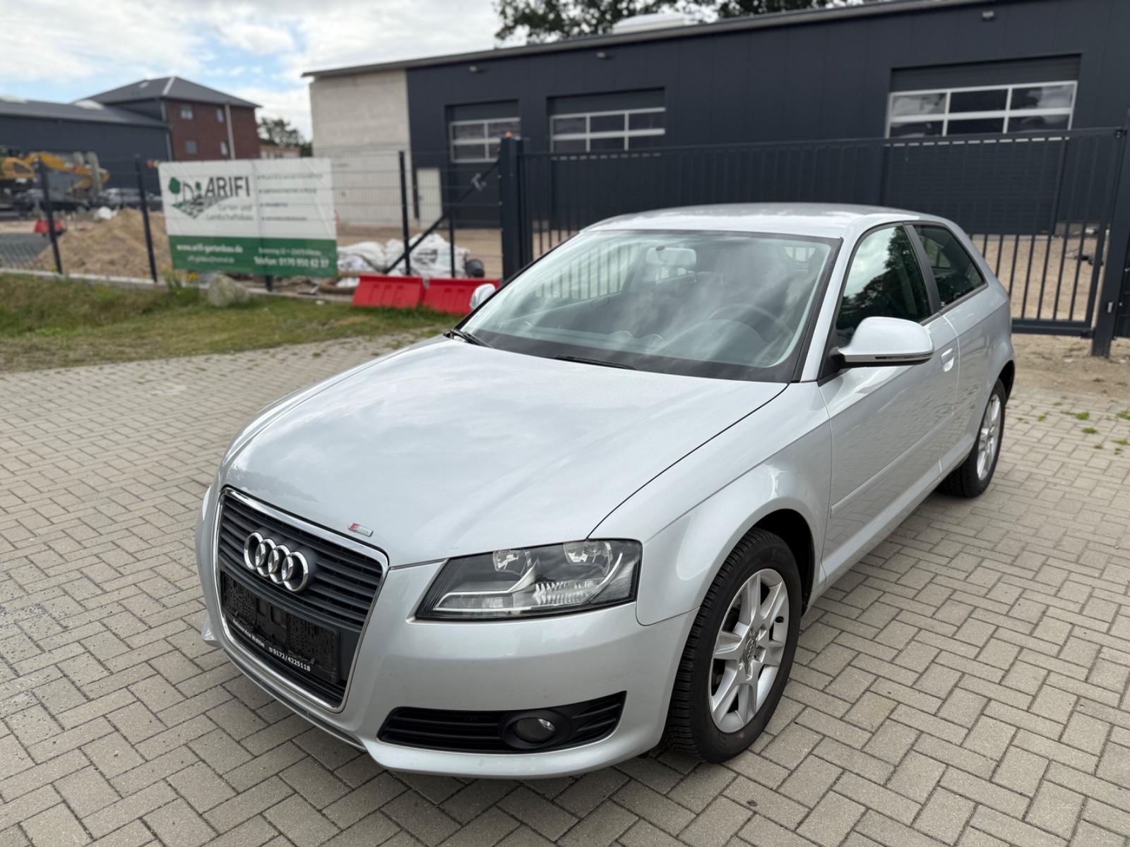 Audi A3 1.6 Attraction TÜV NEU/PDC/SHZ/KLIMAUTOMATIK