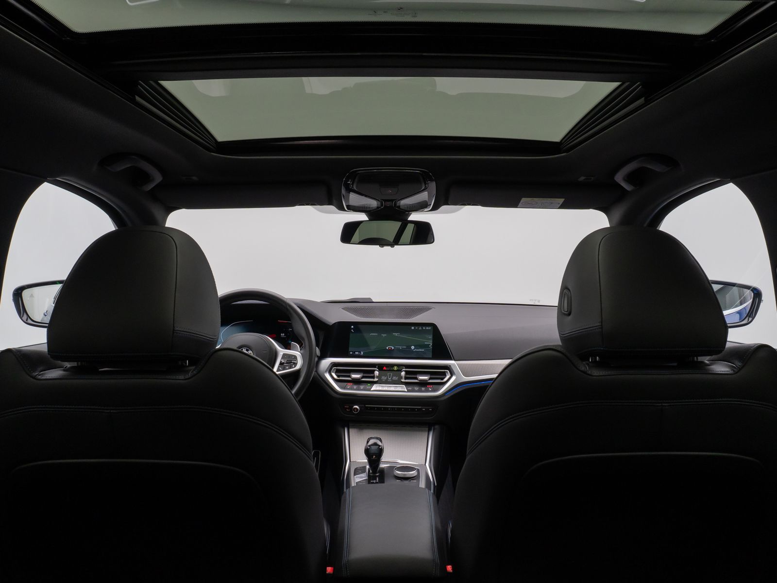 Fahrzeugabbildung BMW 320i M Sport Panorama Kamera HUD DAB HiFi Laser