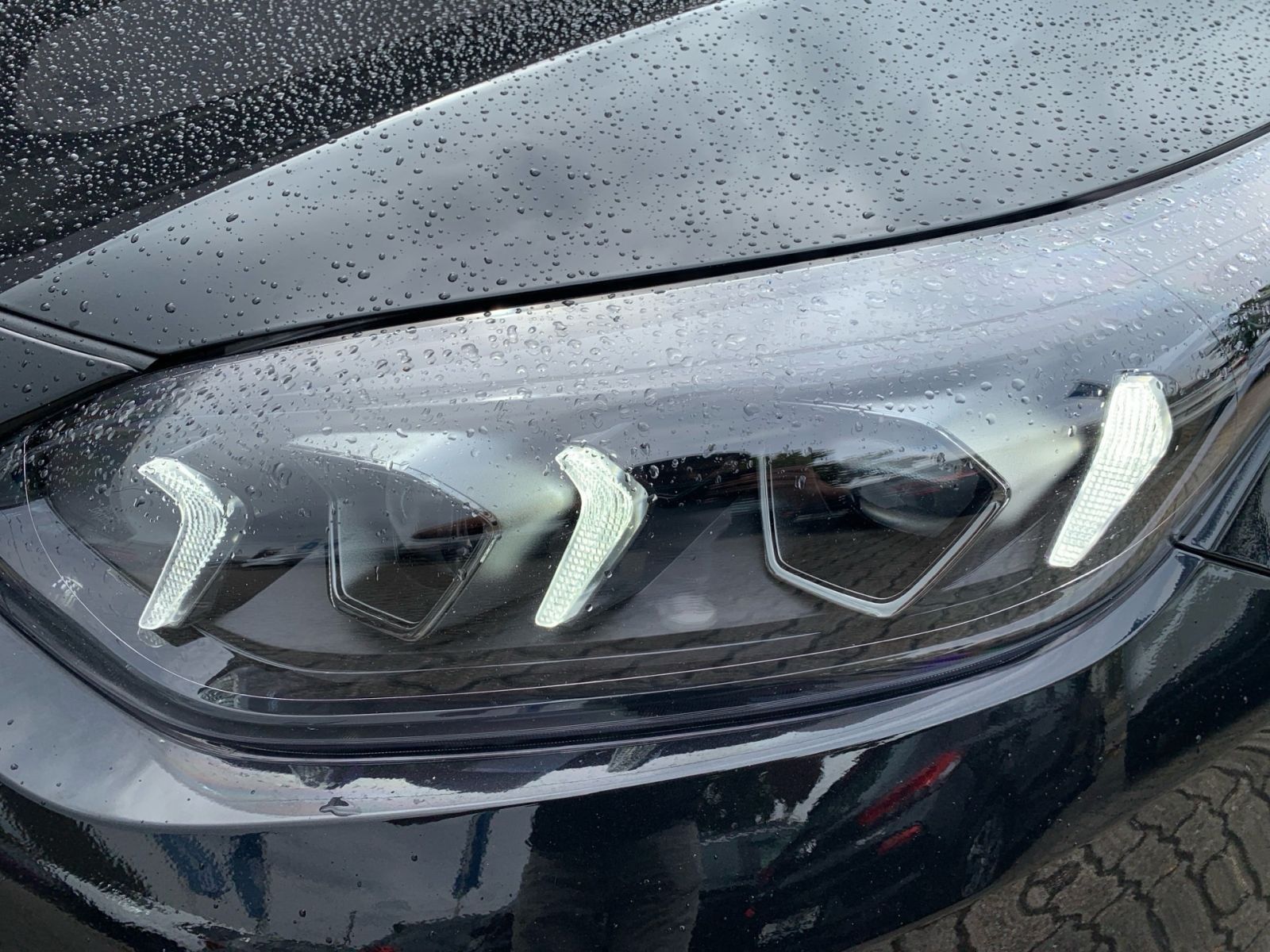Fahrzeugabbildung Kia Ceed 1.5 7-DCT T-GDI Spirit Navi Allwetter