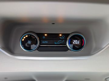 Ford Tourneo Custom 2.0 L Titanium Standheizung