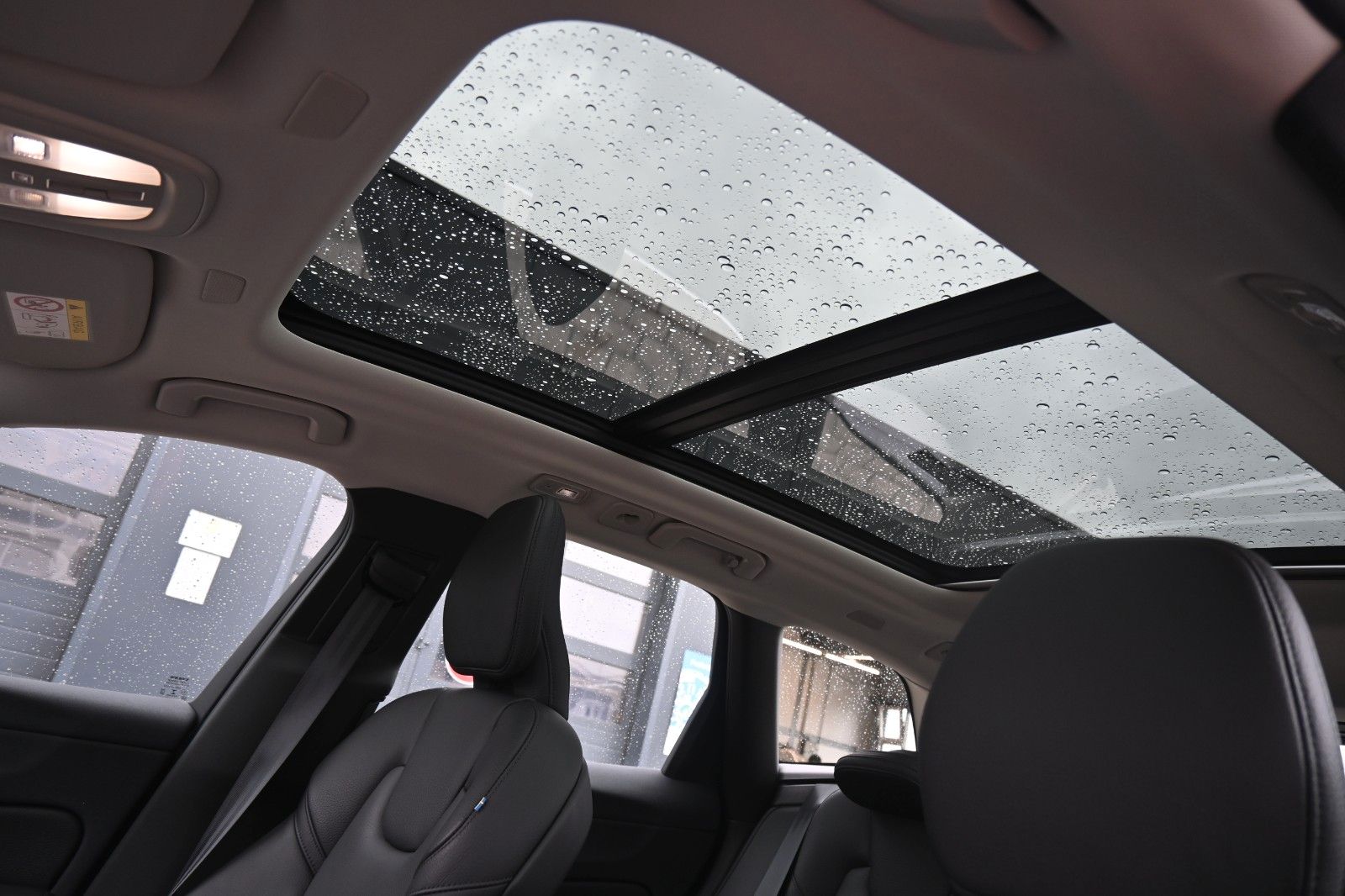 Fahrzeugabbildung Volvo XC60 T8 Inscription PHEV AWD*H&K*STHZG*PANO*