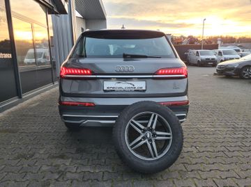 Audi Q7 - 7