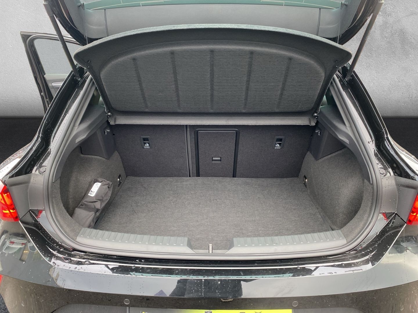 Fahrzeugabbildung CUPRA Leon 1.5 e-Hybrid 150 kW*HD-Matrix*NAVI*Sennheis