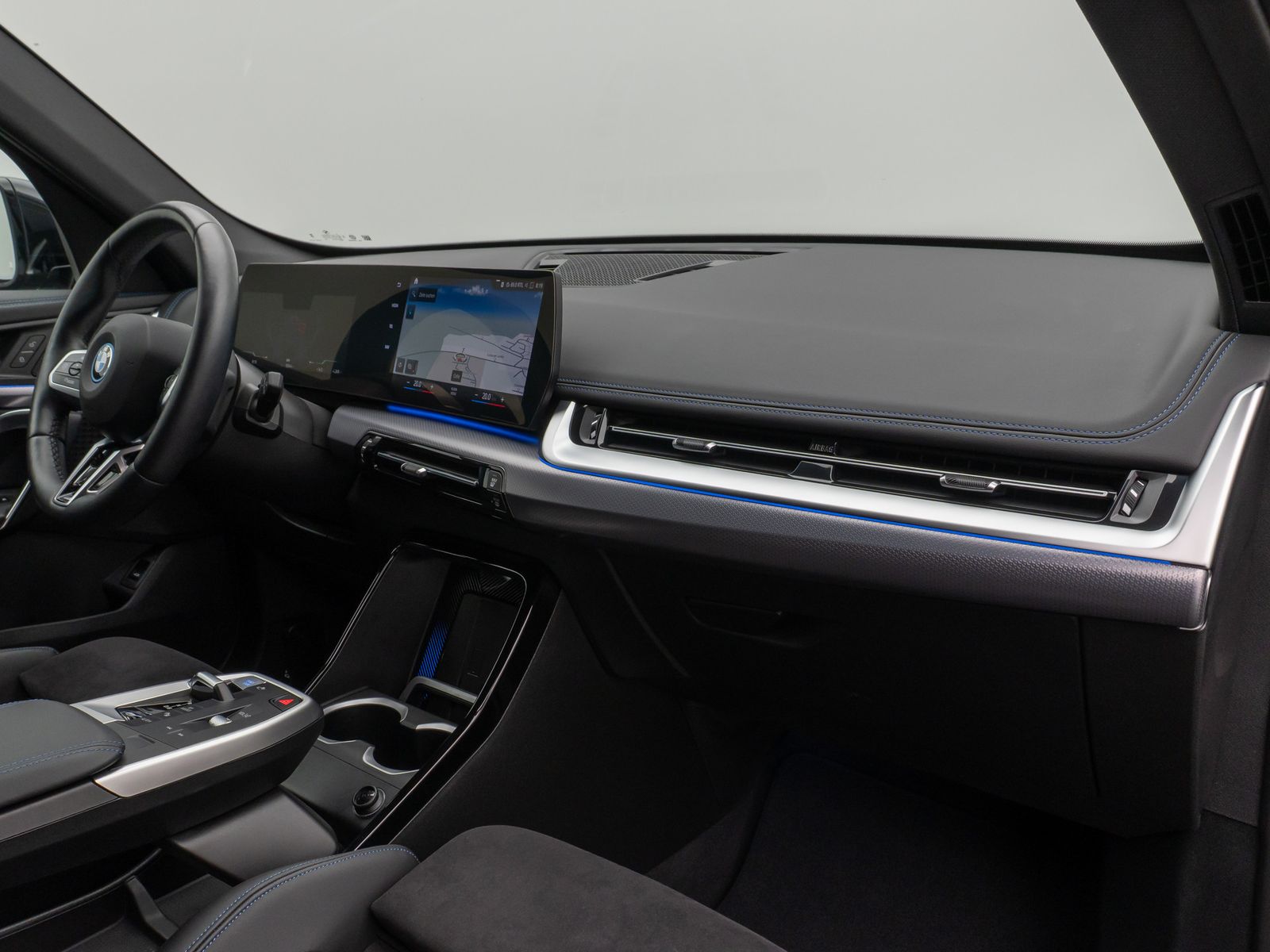 Fahrzeugabbildung BMW iX1 xD30 M Sport Kamera DAB DrivAssist Komfort