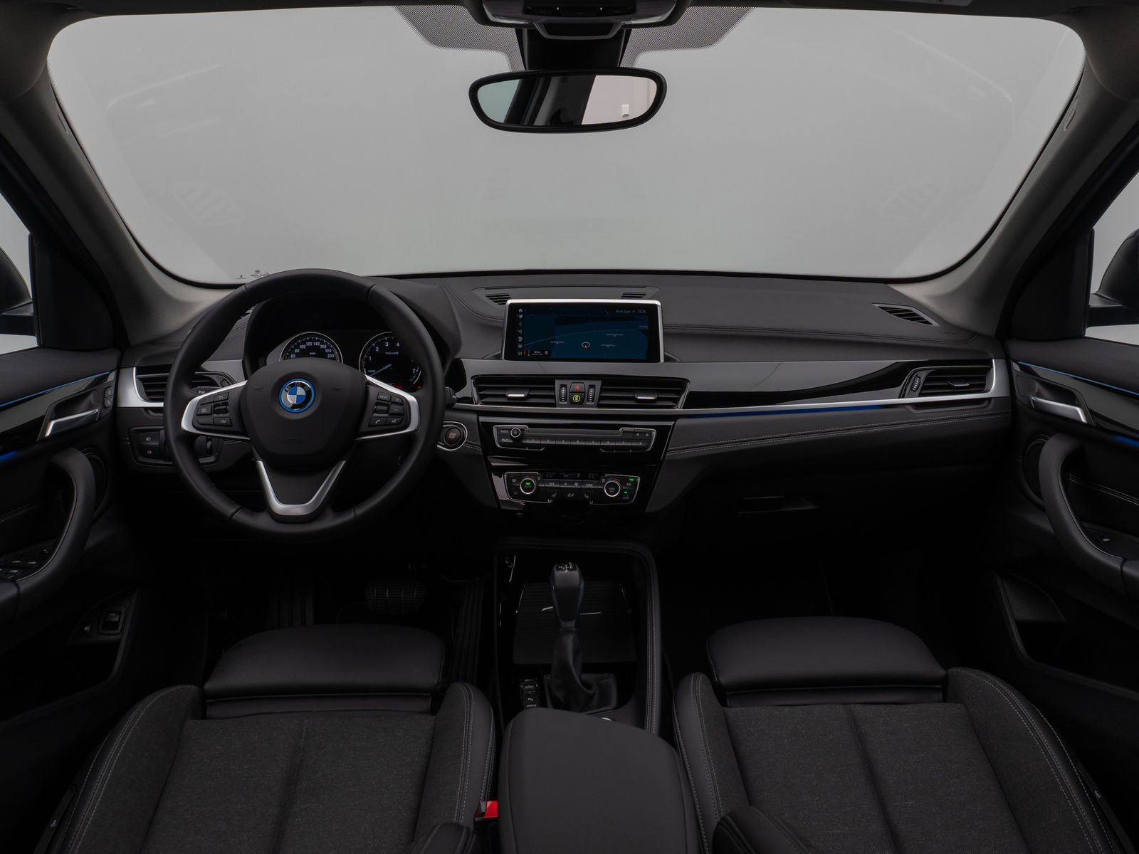 Fahrzeugabbildung BMW X1 xD25e Sport Line Kamera DAB Geschwindigkeitsr