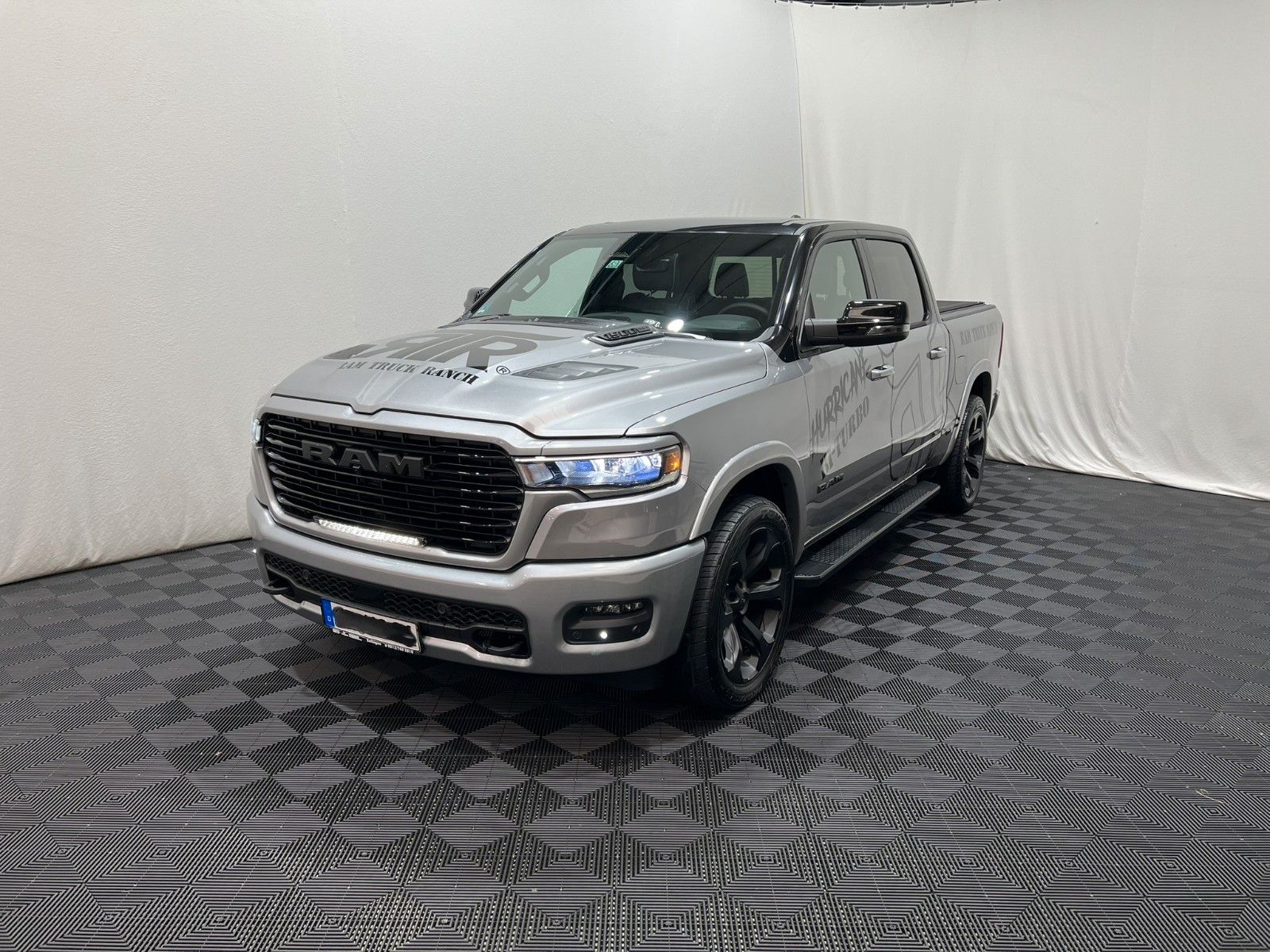 Fahrzeugabbildung Dodge RAM 1500 Laramie Sport 3.0L RTR Umbau