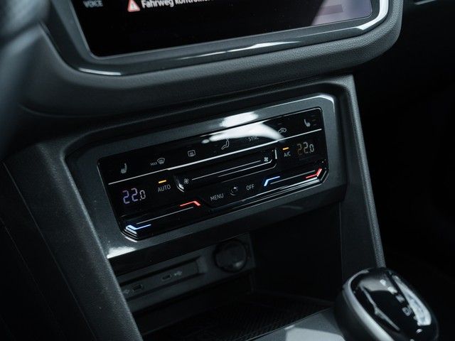 Tiguan R-Line TDI DSG 4M. AHK LED NAV Kamera