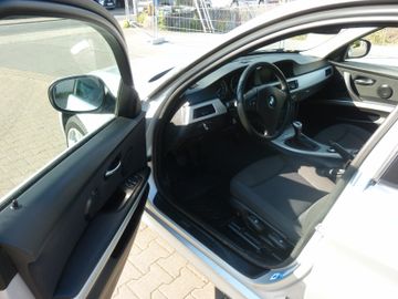 BMW 320 - 11