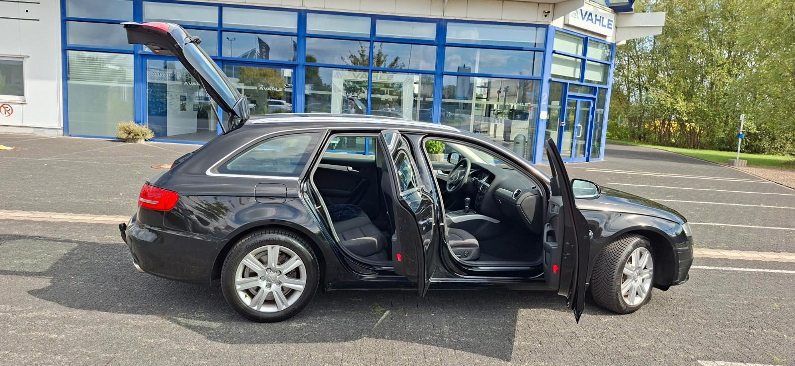 Audi A4 2011 — photo 10