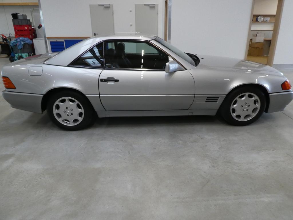 Mercedes-Benz SL 320