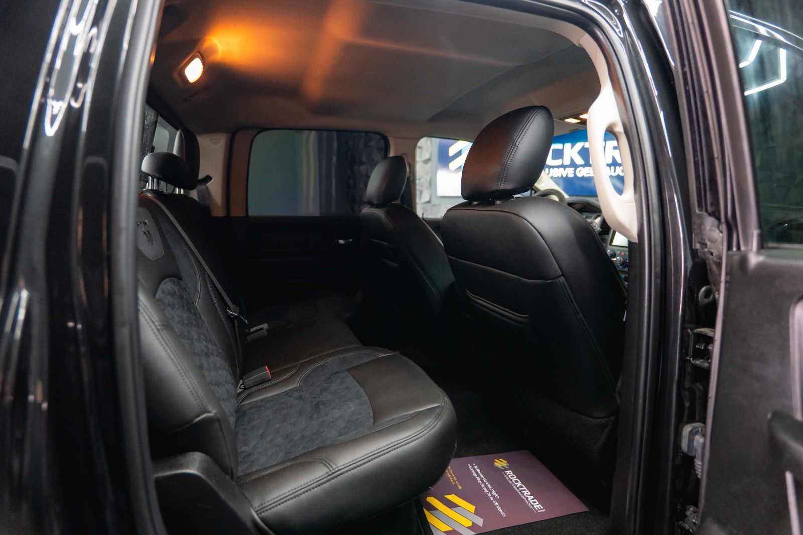 Fahrzeugabbildung Dodge RAM 5.7 V8 HEMI 4x4 Sport OFFROAD Night LONGBED