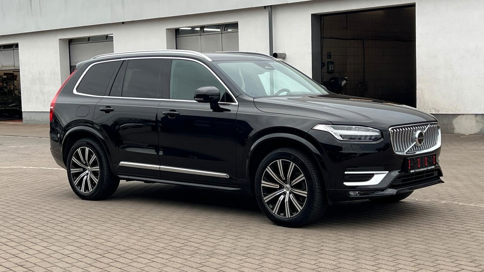 Fahrzeugabbildung Volvo XC90 B5D AWD Plus Bright*LED*STHZ*360*AHK*ALARM