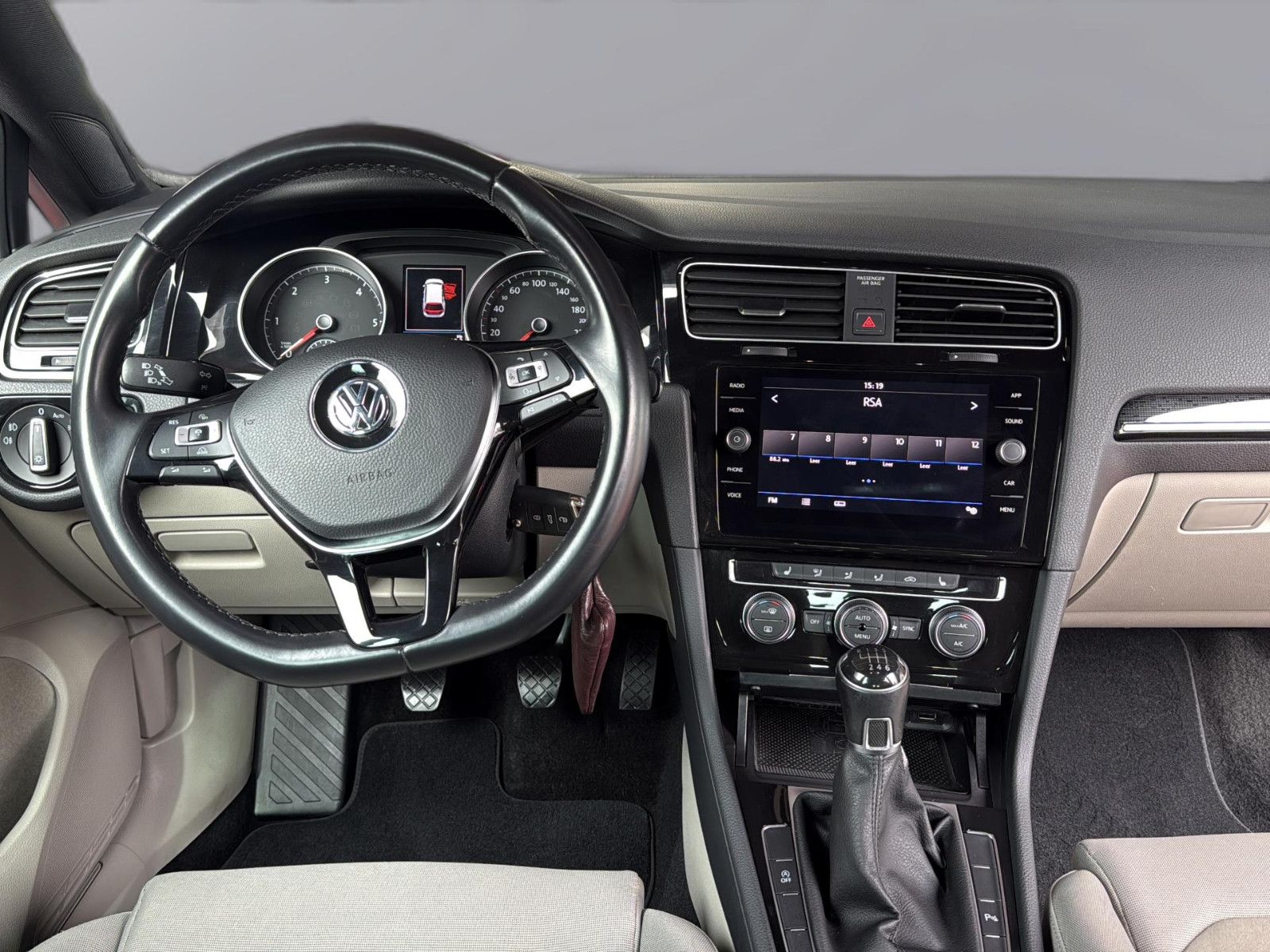 Fahrzeugabbildung Volkswagen Golf VII Variant Highline BMT/ kein Ablue