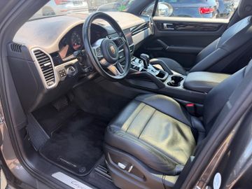 Porsche Cayenne - 9
