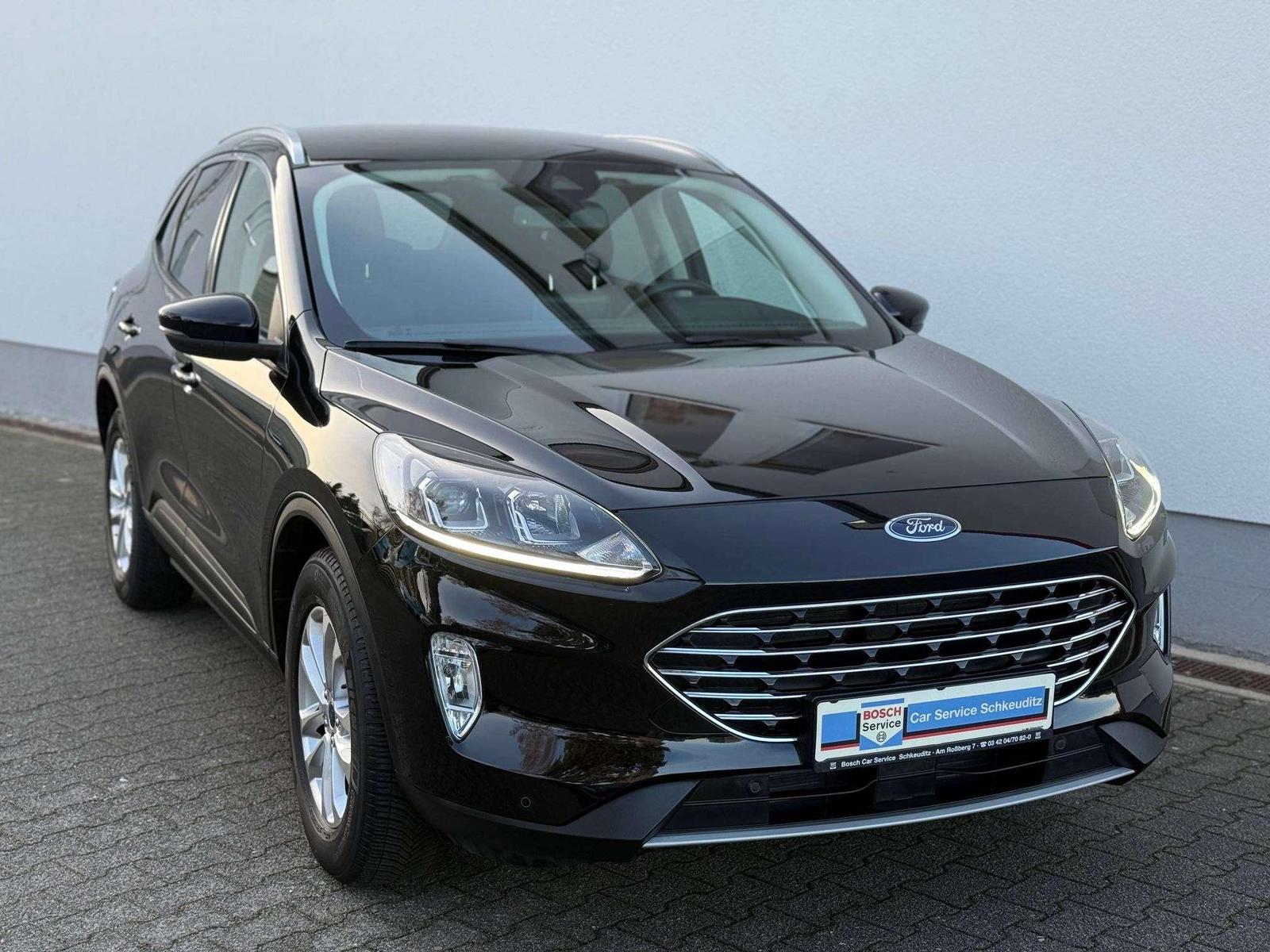 Ford Kuga Titanium, Navi, AHZV, LMRäder, DAB, Virtual