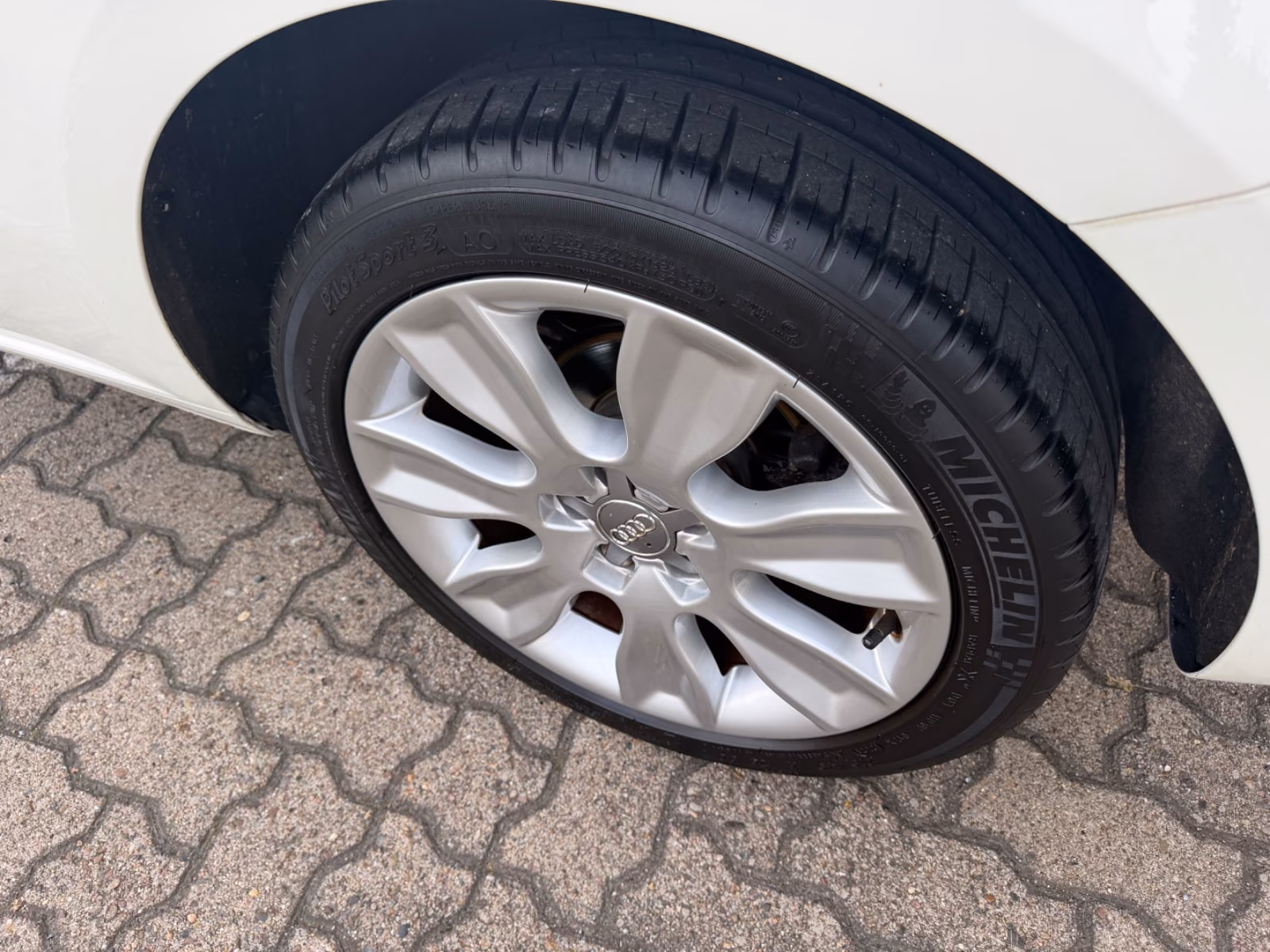 Audi A1 ambition KLIMA/LEDER/NAVI/PDC