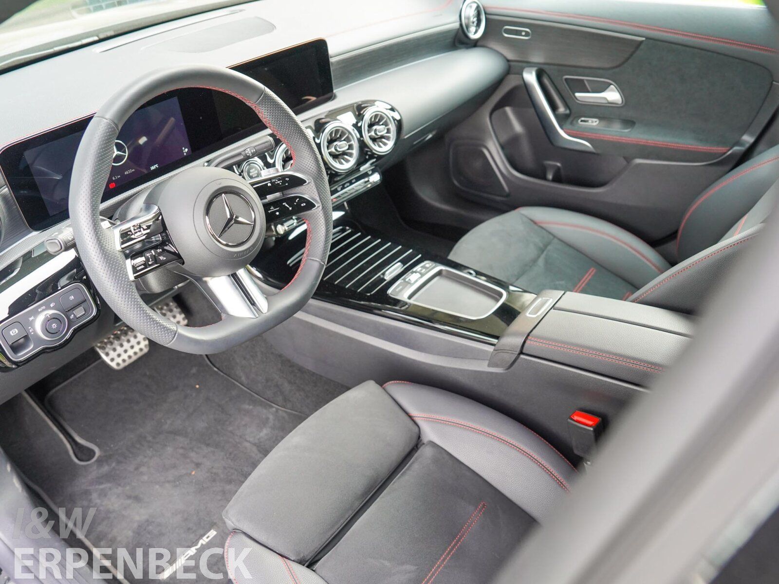 Fahrzeugabbildung Mercedes-Benz CLA 200 AMG Kamera Keyless LED Night Totwinkell