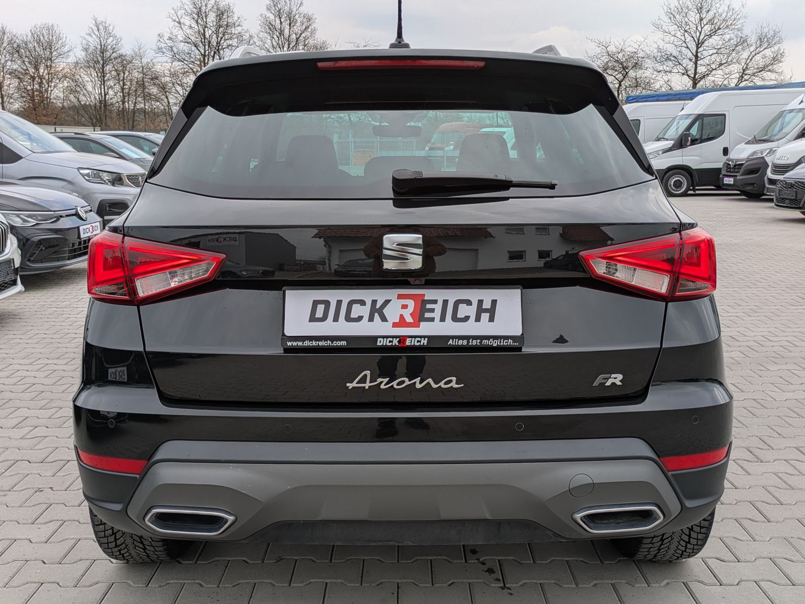 Fahrzeugabbildung SEAT Arona 1.5 TSI FR DSG AHK*ACC*LED*APP*DAB*KAMERA