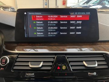 BMW 530 i xDrive *1.HAND*NAVI*TEMPO*SZHZ*AHK*PDC*