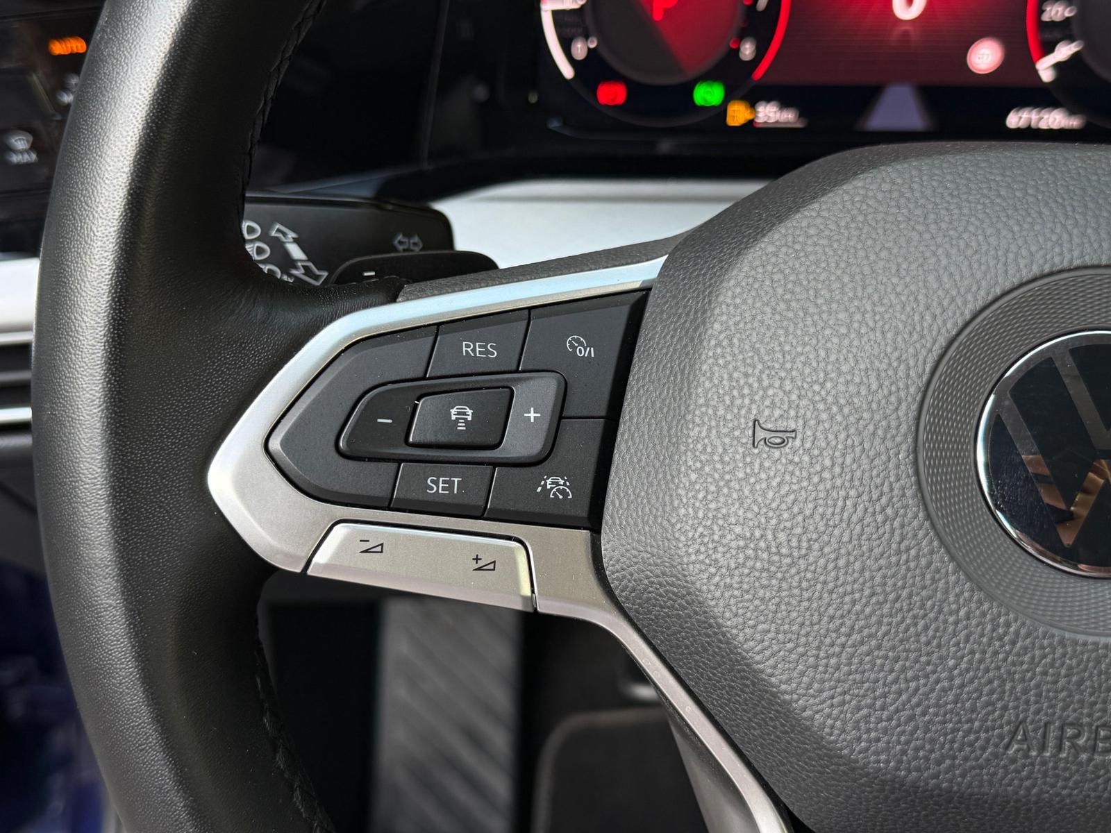 Volkswagen Golf 1.0 eTSI Limo Life LED+NAVI+ACC+SHZ+CARPLAY, миниатюра 18