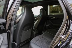 AUDI RS4 Avant quattro/ RS DYNAMIK/ PANO / RS ABGAS AUDI RS4 Avant quattro/ RS DYNAMIK/ PANO / RS ABGAS