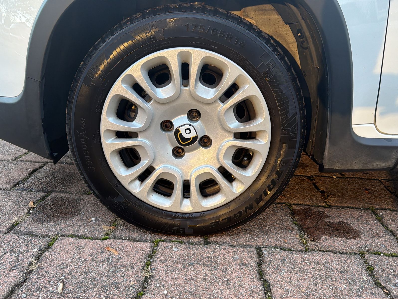 Fahrzeugabbildung Fiat Panda Mild-Hybrid, Klima, ab 144,- € i. M.
