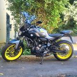 Yamaha MT 07 tiefergelegt Akrapovic,Windshield,usw. - Yamaha Motorräder in Augsburg