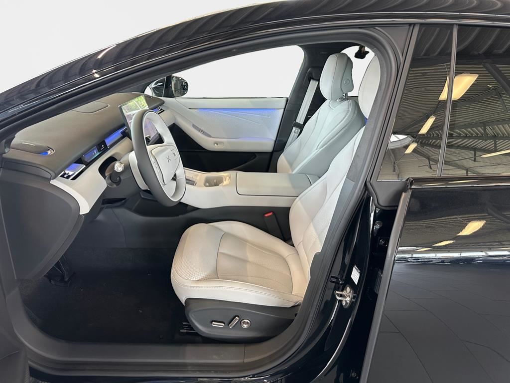 XPENG P7