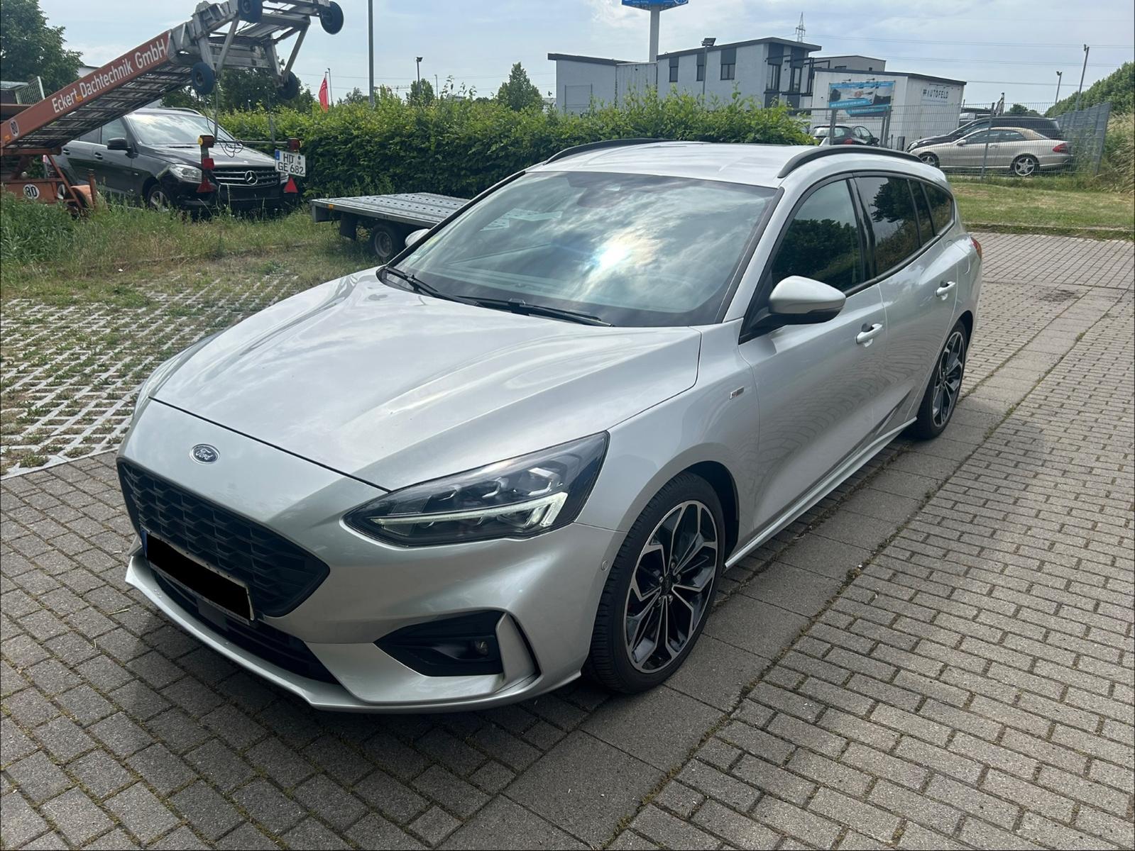Ford Focus Turnier ST-Line X AHK SPORT