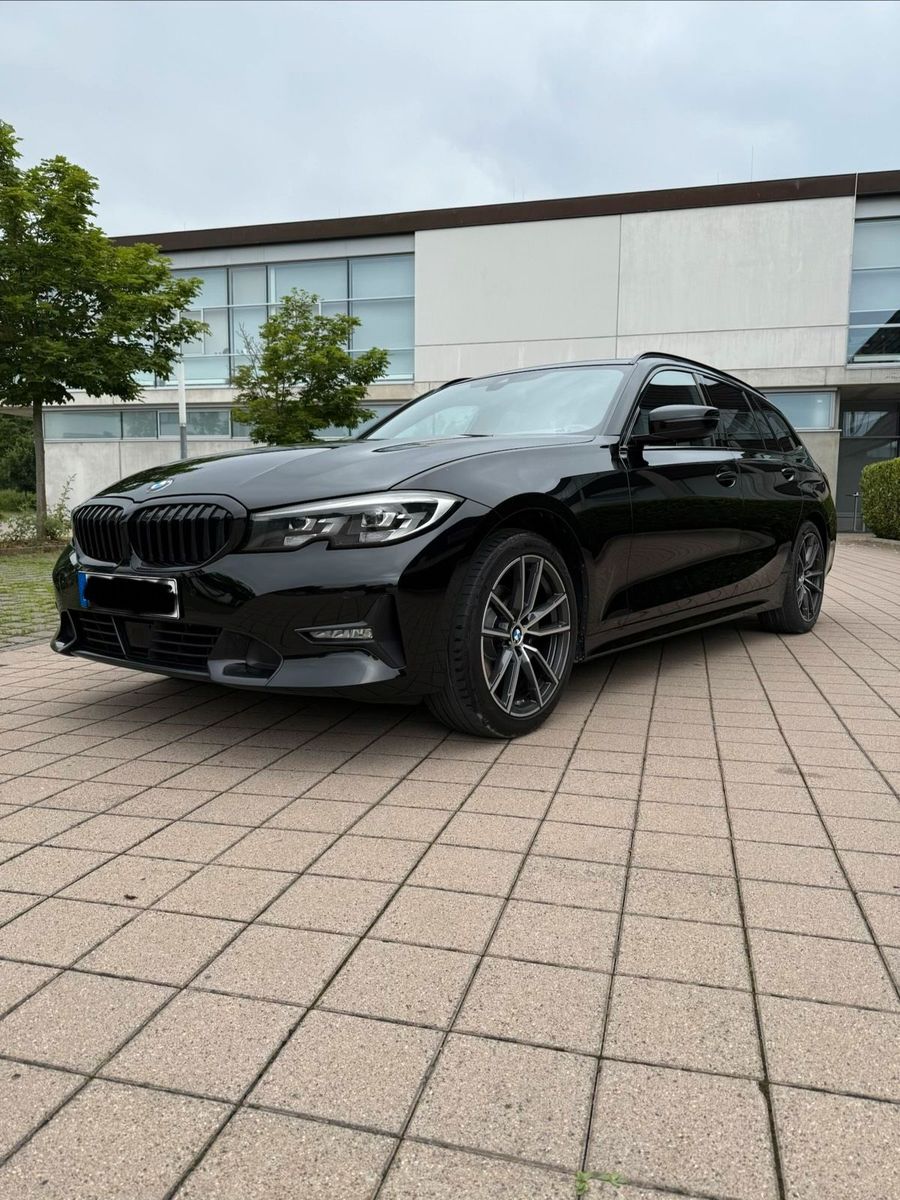 BMW BMW 320d Sport Line AHK M Lenkrad All Black