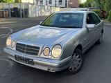 Mercedes-Benz E 280 V6 ELEGANCE XENON KLIMAAUT - Mercedes-Benz E 280 in Frankfurt (Main)