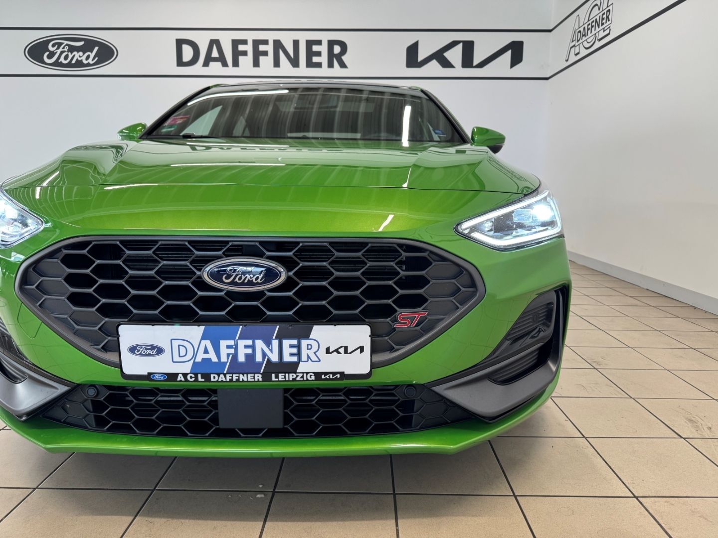 Fahrzeugabbildung Ford Focus ST X 2.3 EcoBoost B&O LED Head-Up Kamera