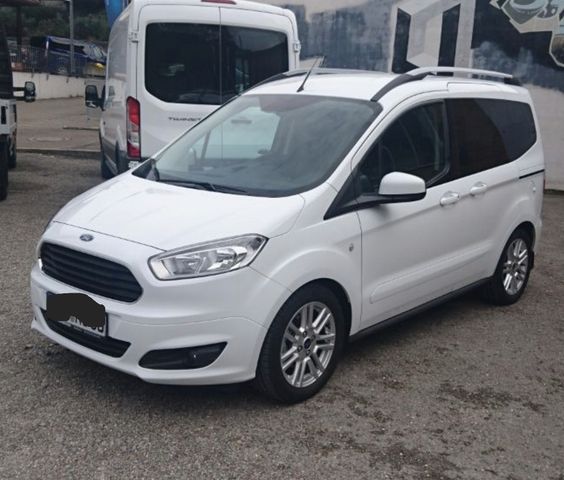 Ford Tourneo Courier 1.0 Titanium, Kamera,Winterpaket