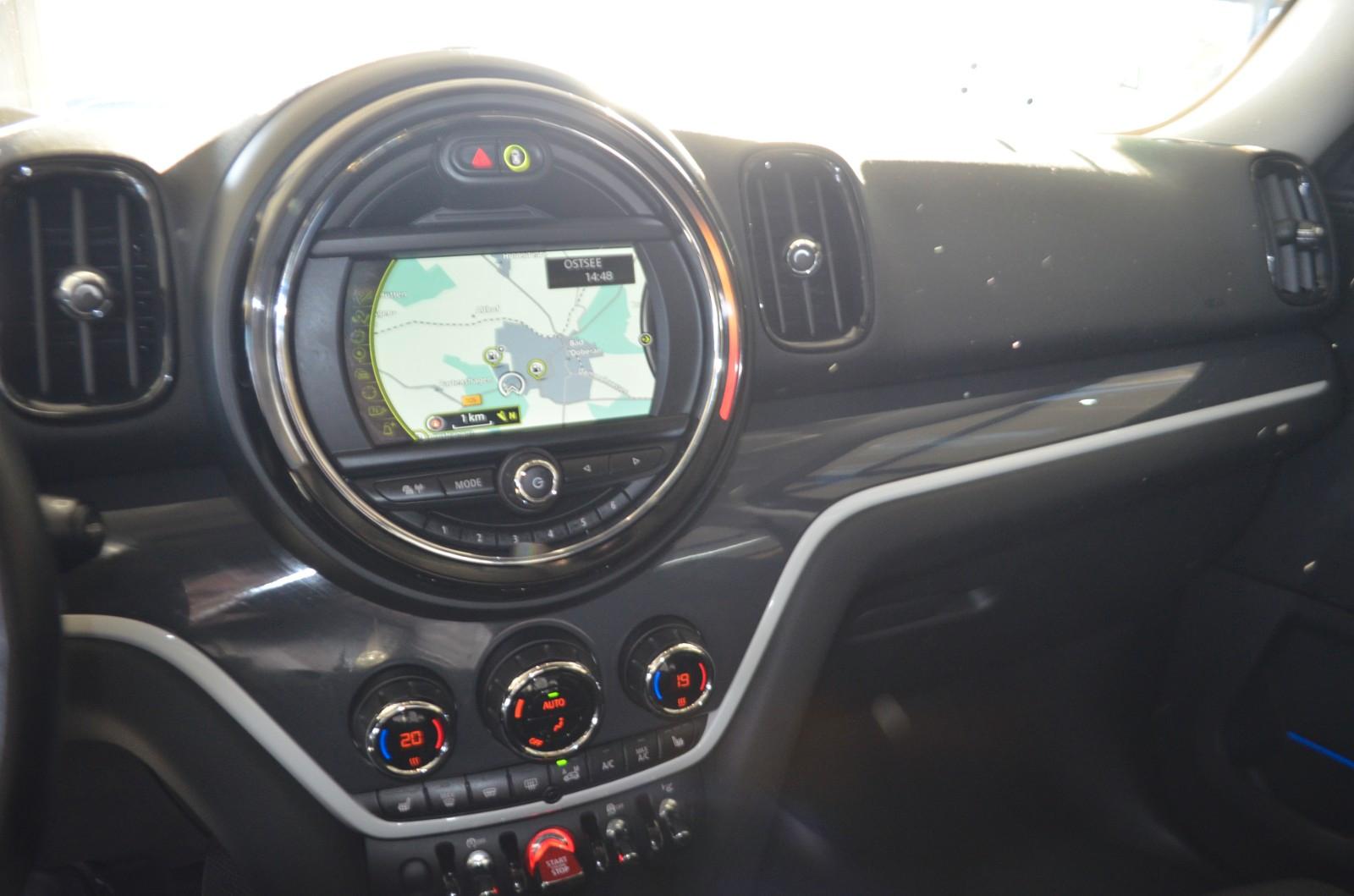 MINI Countryman S (Cooper) AUTOMATIK / XENON / NAVI