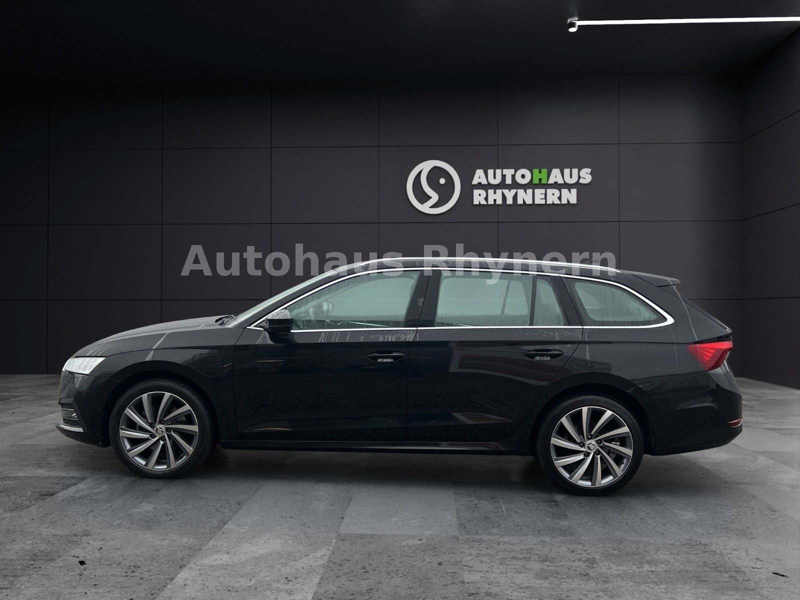 Skoda Octavia Combi IV 1.4 TSI 150kW DSG Style iV imagem 2