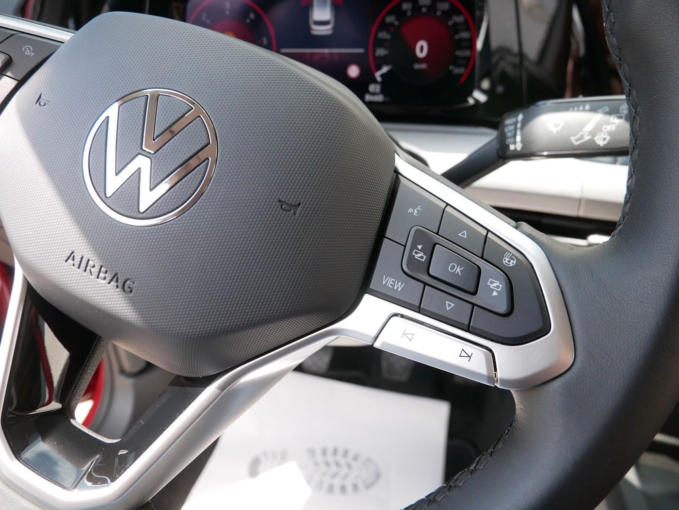 Fahrzeugabbildung Volkswagen Golf -VIII Variant 2.0 Life NEU42T ACC Standheiz