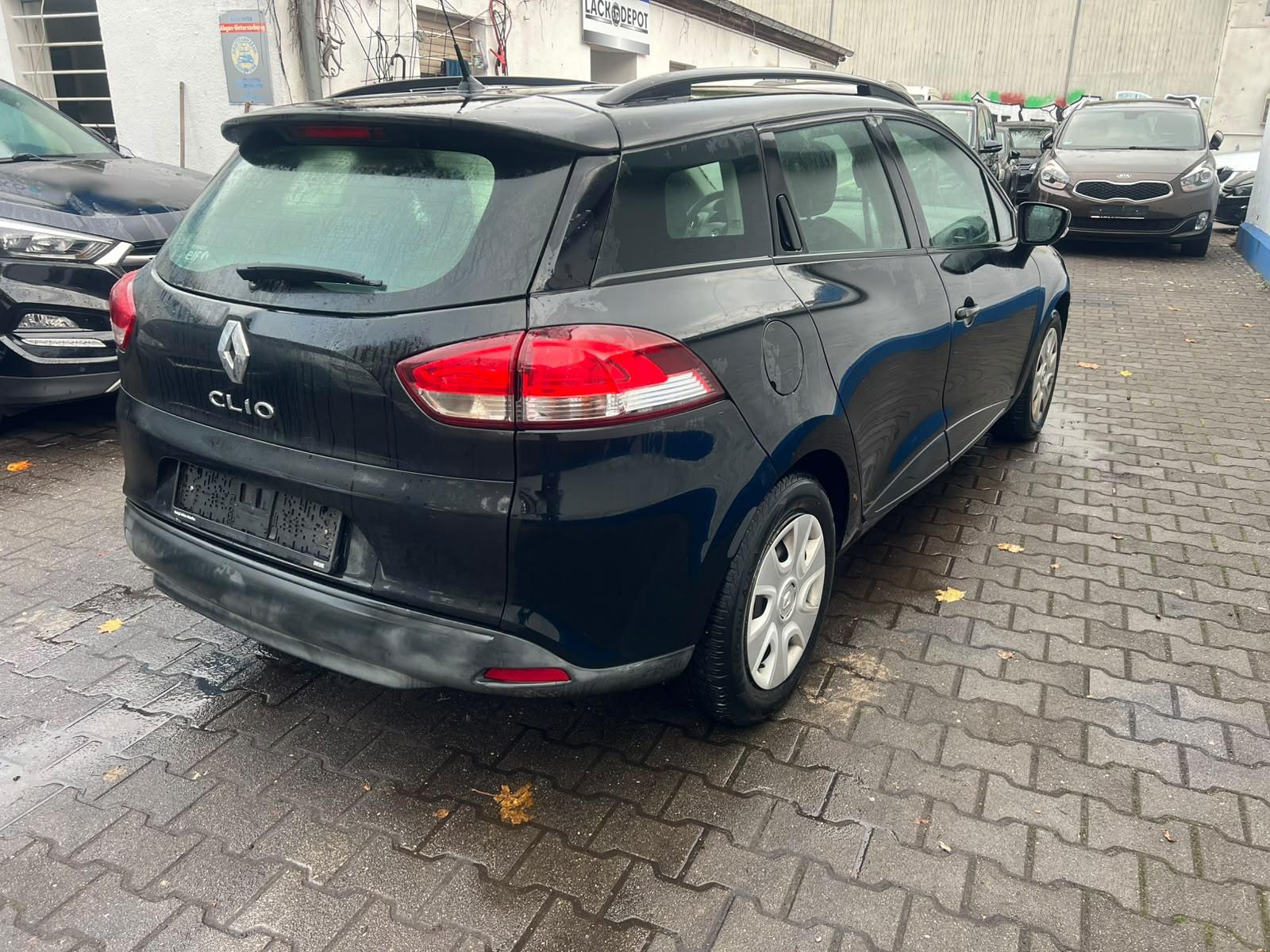 Renault Clio 2015 — rear view