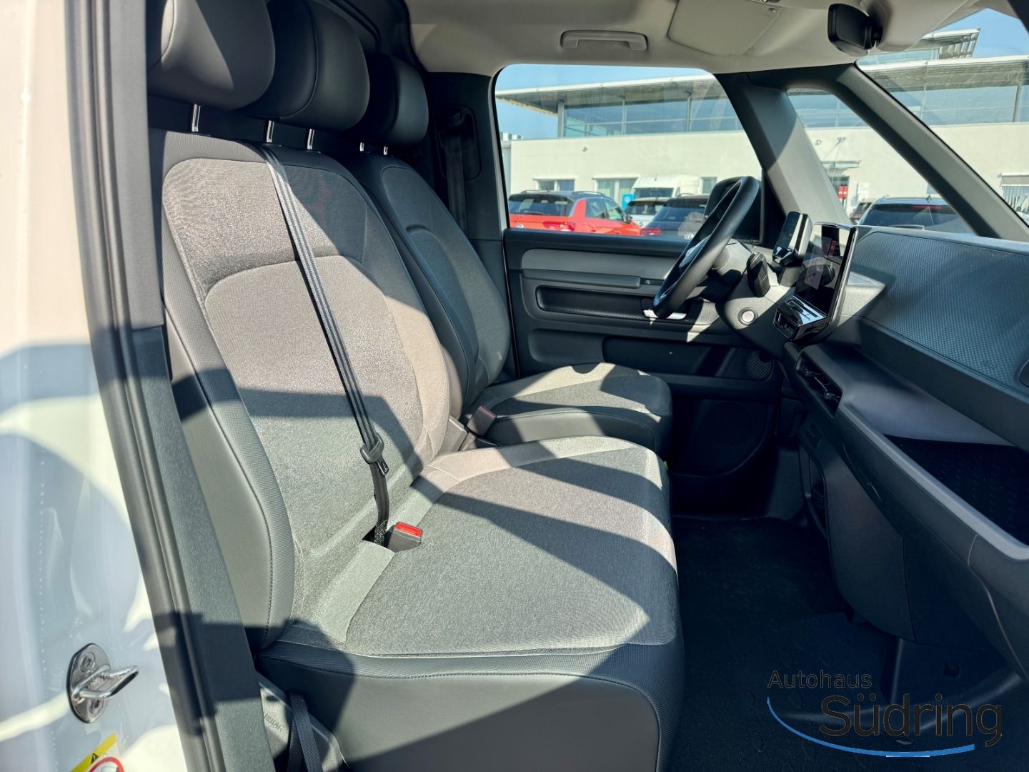 ID. Buzz Cargo StandHZG AHK Navi LED ACC Rückfk.