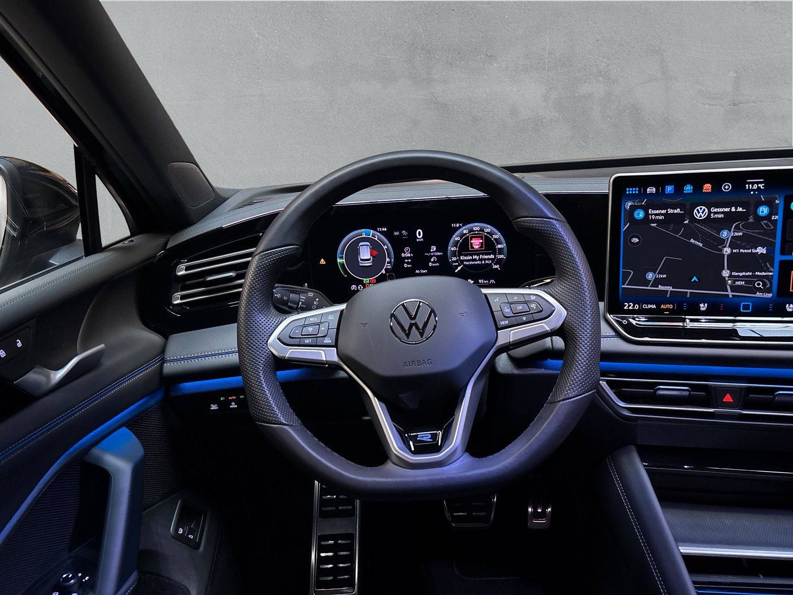 Fahrzeugabbildung Volkswagen Tiguan R-Line 1.5 TSI eHybrid DSG AHK App-Connec