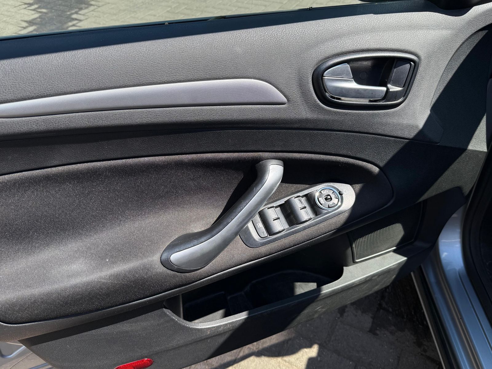 Fahrzeugabbildung Ford Mondeo 1.6 Ti-VCT Trend SHZ+PDC+MFL+SONY+KLIMA+
