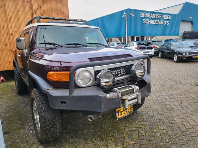 Toyota FJ Cruiser 4.0 autom v6 lpg G3 178kw VAN