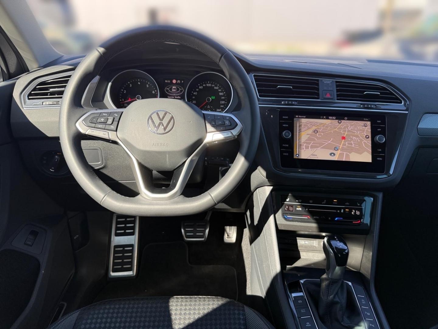 Volkswagen Tiguan Active 1.5 TSI StandHZG AHK-klappbar Navi, миниатюра 16